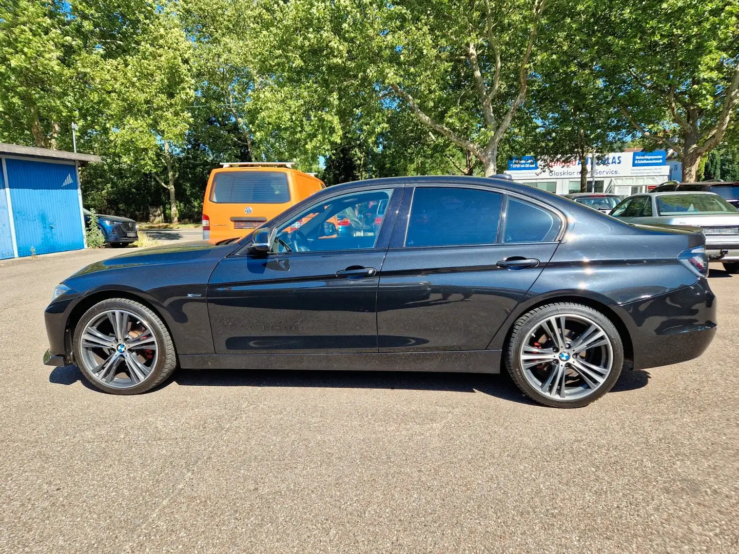 BMW 320 d xDrive Sport Line +AUTOMATIK+LED+NAVI+ Schwarz - 2