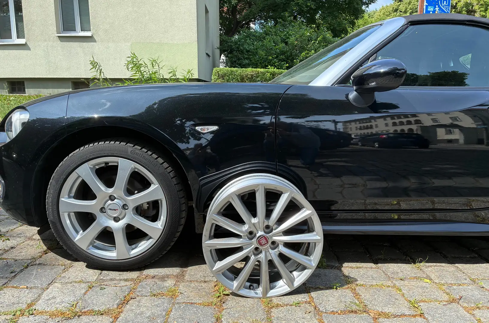 Fiat 124 Spider 124 Spider 1.4 MultiAir Turbo Lusso Schwarz - 1