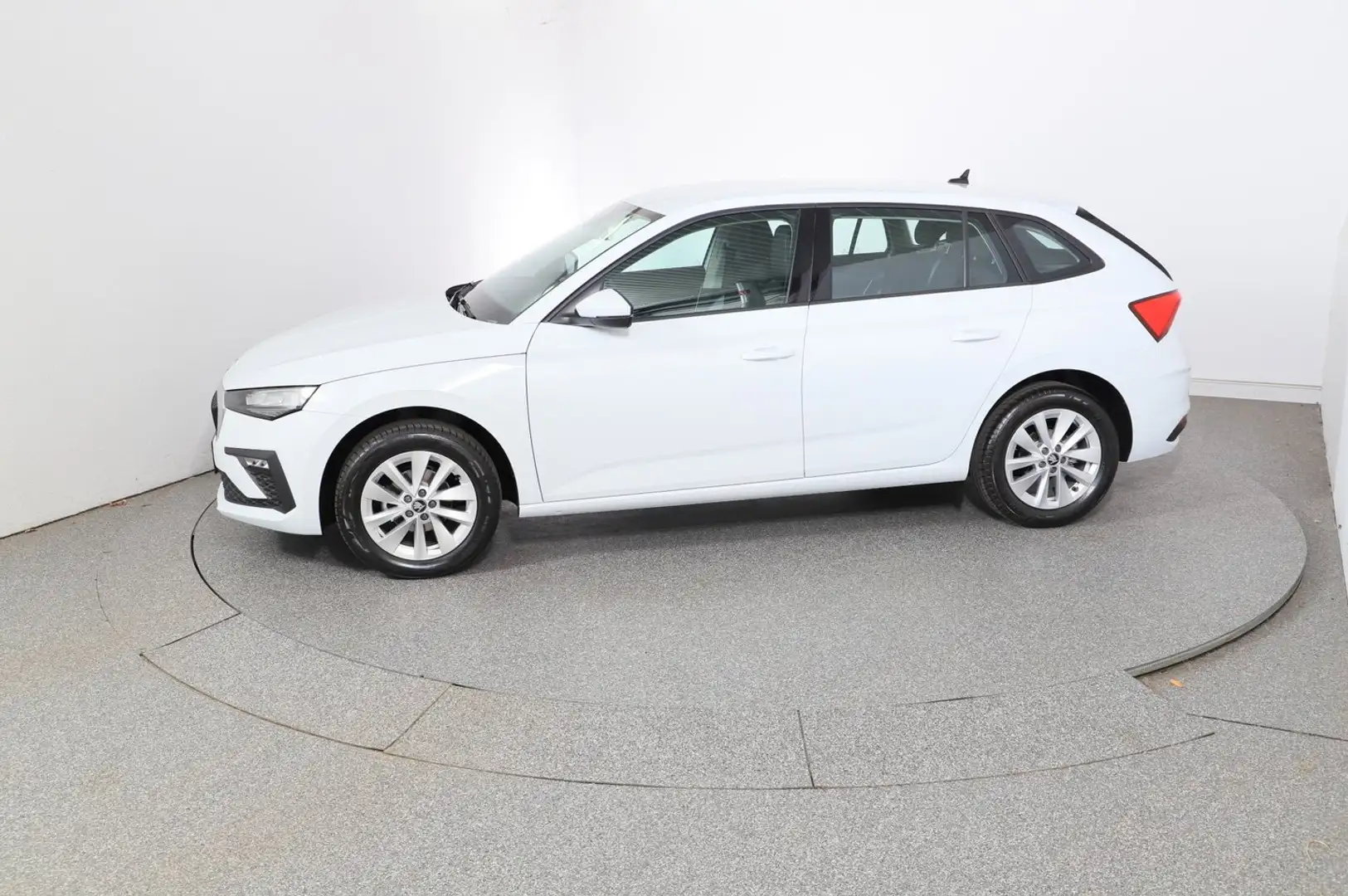 Skoda Scala Essence TSI Weiß - 2