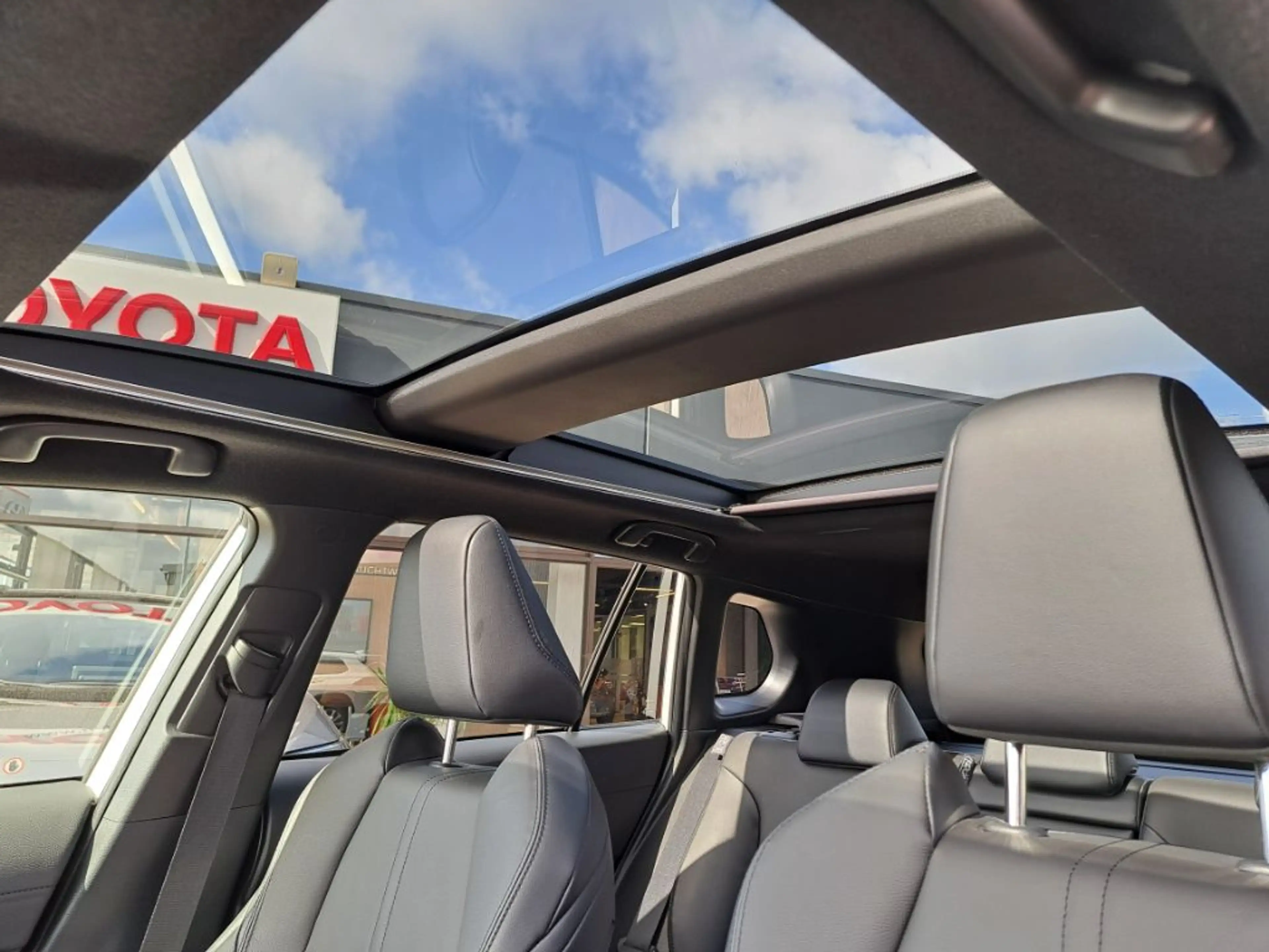 Toyota Corolla Cross Hybrid 2.0 VVT-i Lounge — photo 12