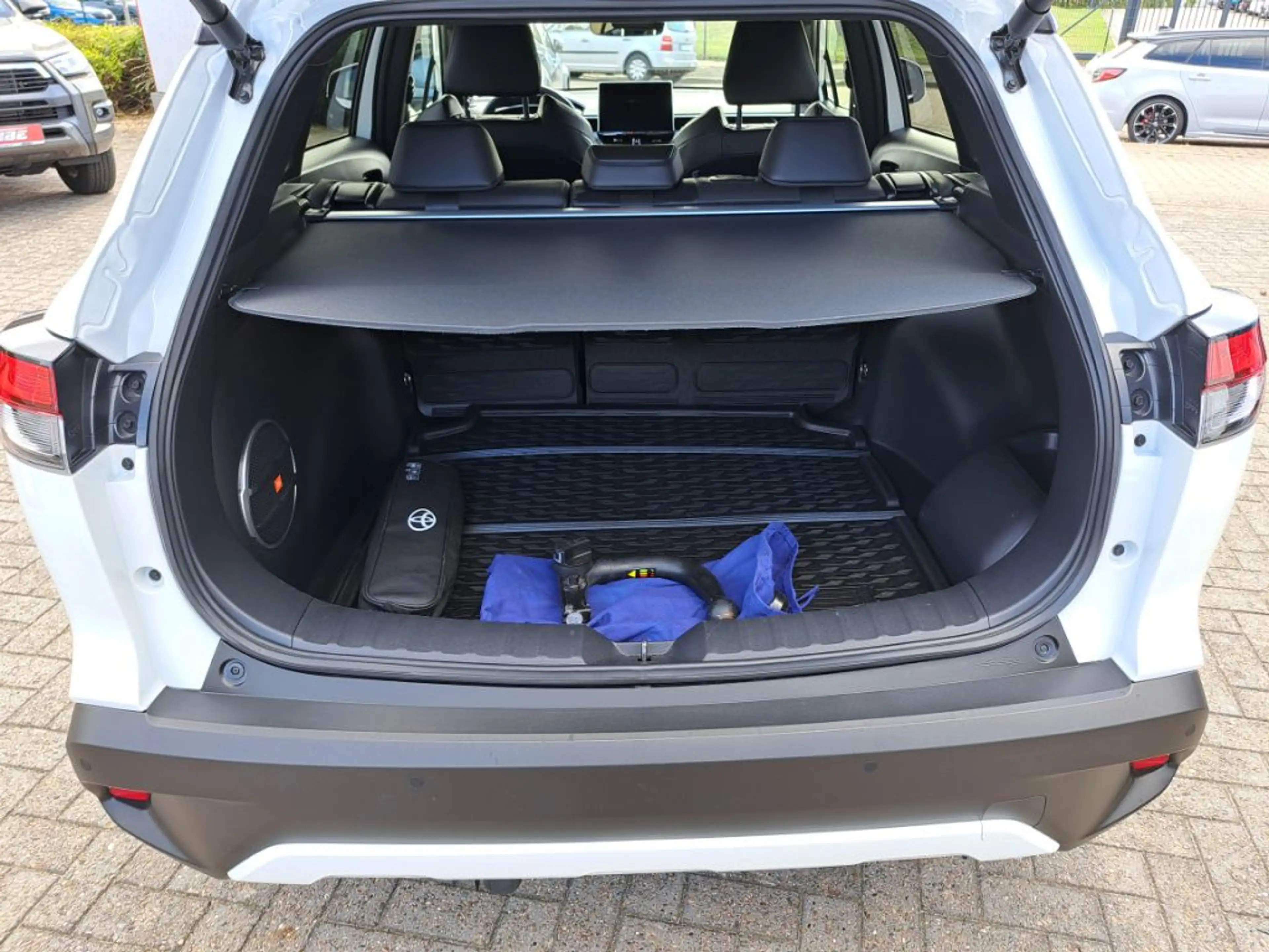 Toyota Corolla Cross Hybrid 2.0 VVT-i Lounge — photo 6