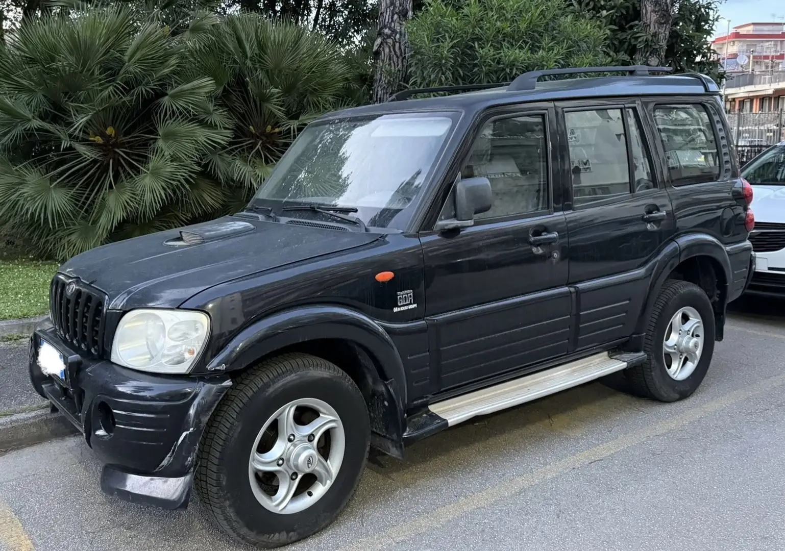 Mahindra Goa Goa 2.5 CRD 4WD Чёрный - 2