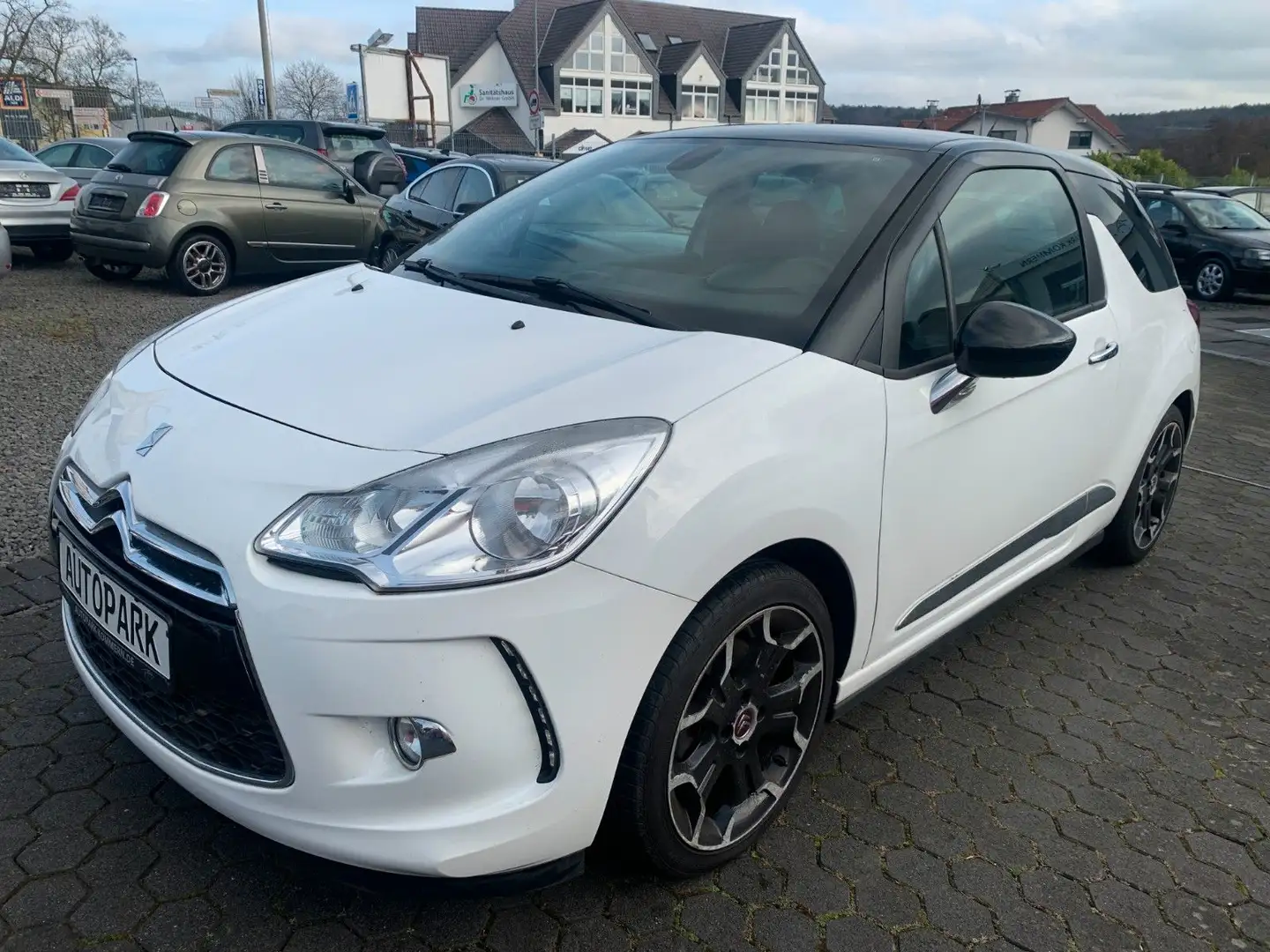 Citroen DS3 SportChic*HU Neu*Service Neu* Weiß - 1