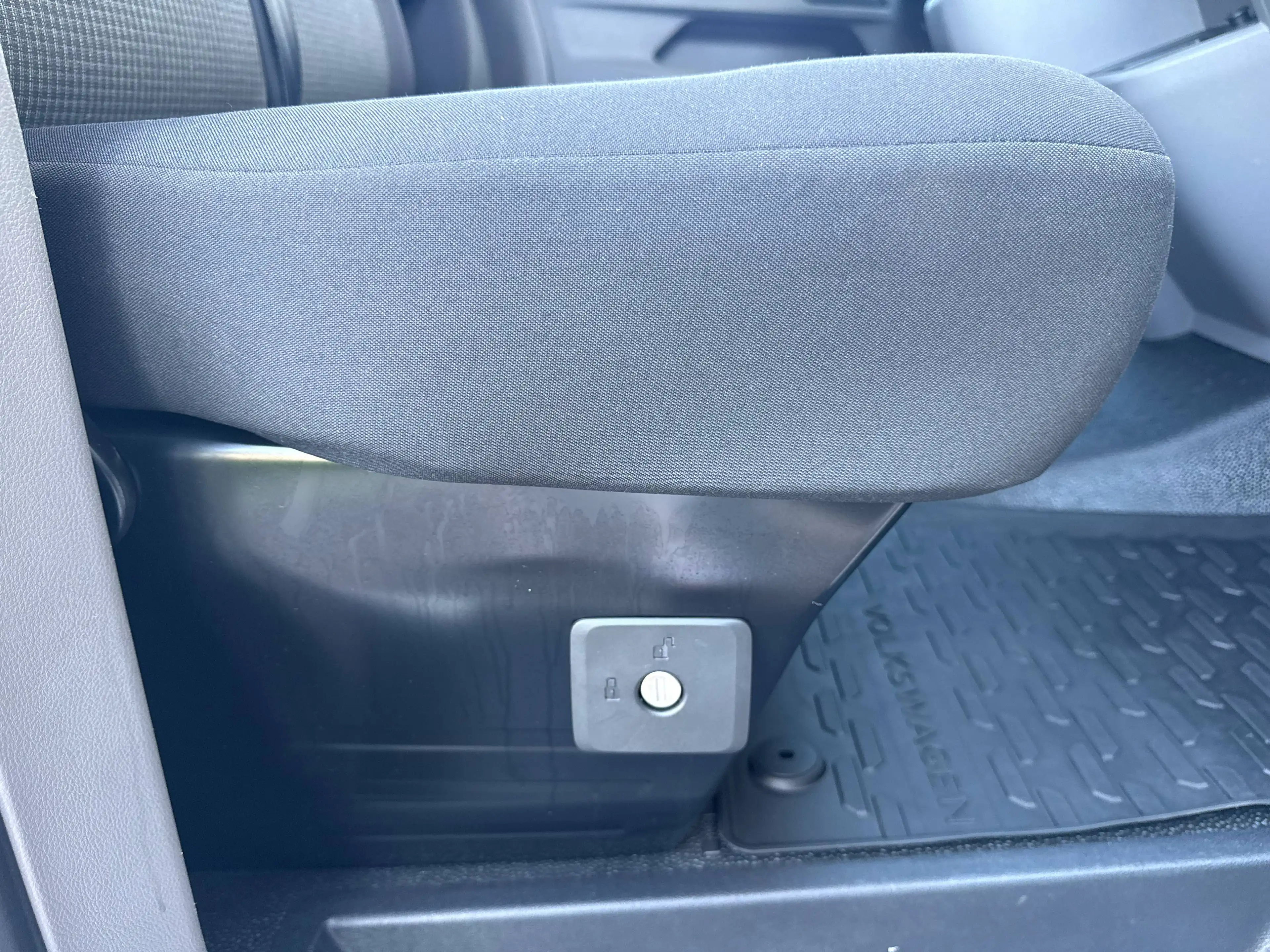 Volkswagen T6.1 Transporter LR 2.0 TDI //LANGER RADSTAND// — photo 15
