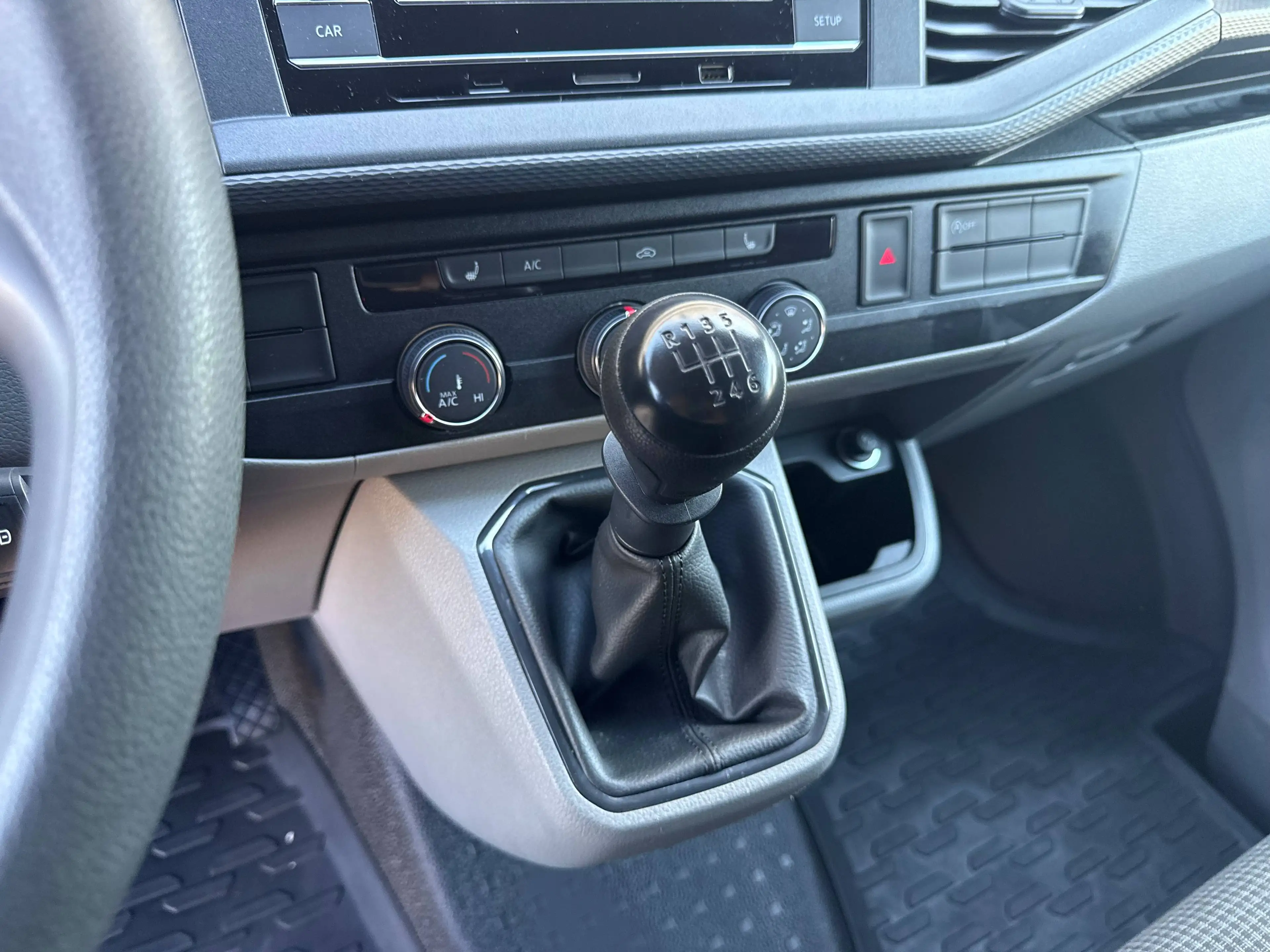 Volkswagen T6.1 Transporter LR 2.0 TDI //LANGER RADSTAND// — photo 14