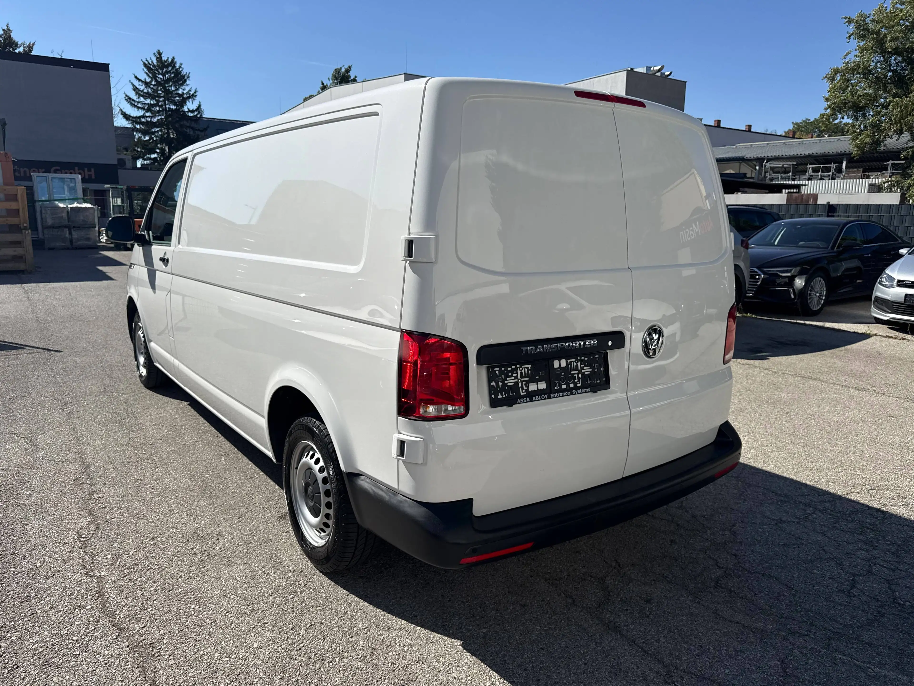 Volkswagen T6.1 Transporter LR 2.0 TDI //LANGER RADSTAND// — photo 4