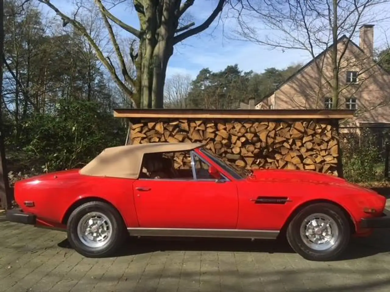 Aston Martin Volante, foto 1