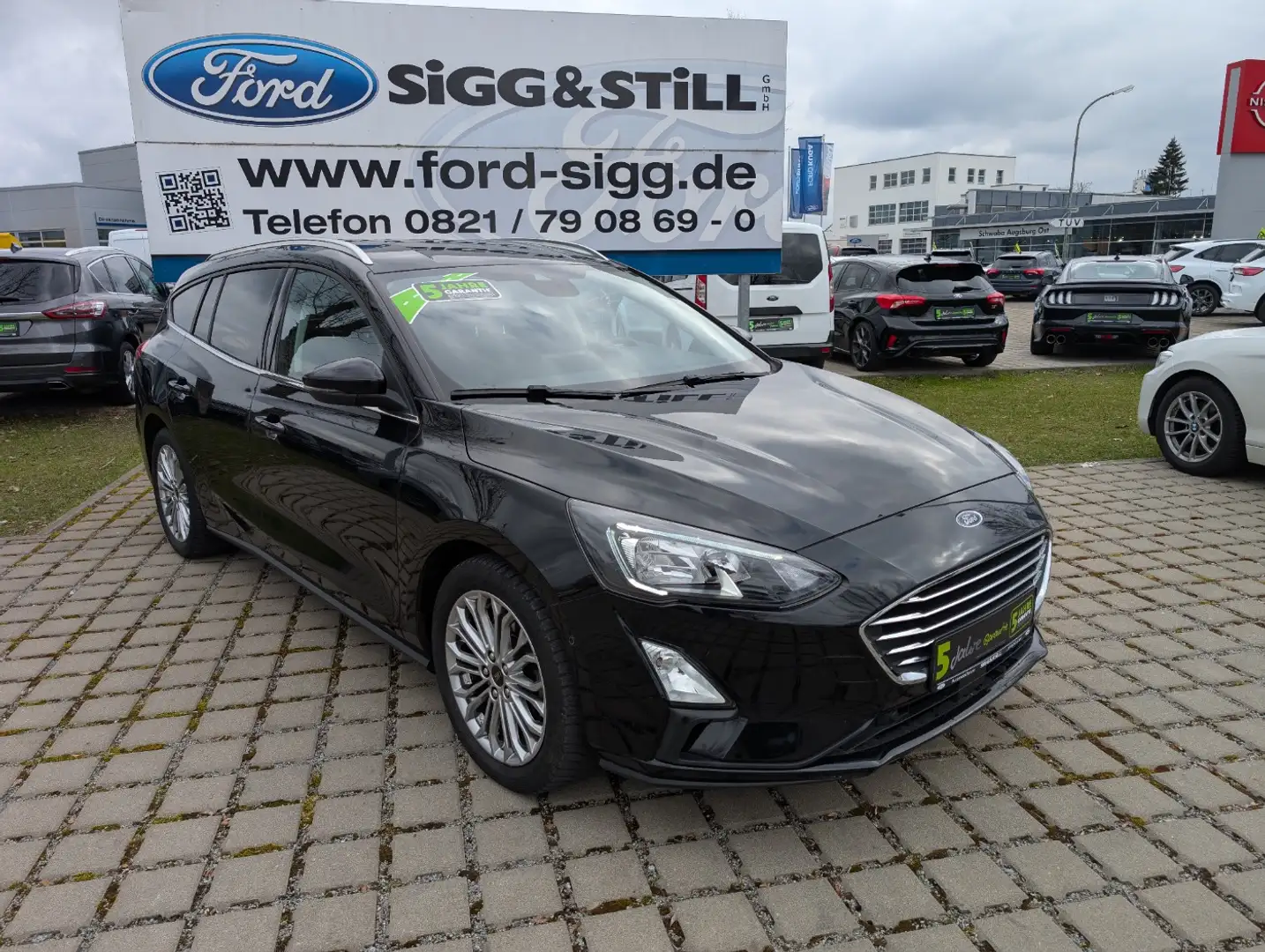 Ford Focus Turnier 1.5 Titanium X Aut ACC*NAV*TWA*SHZ Noir - 2