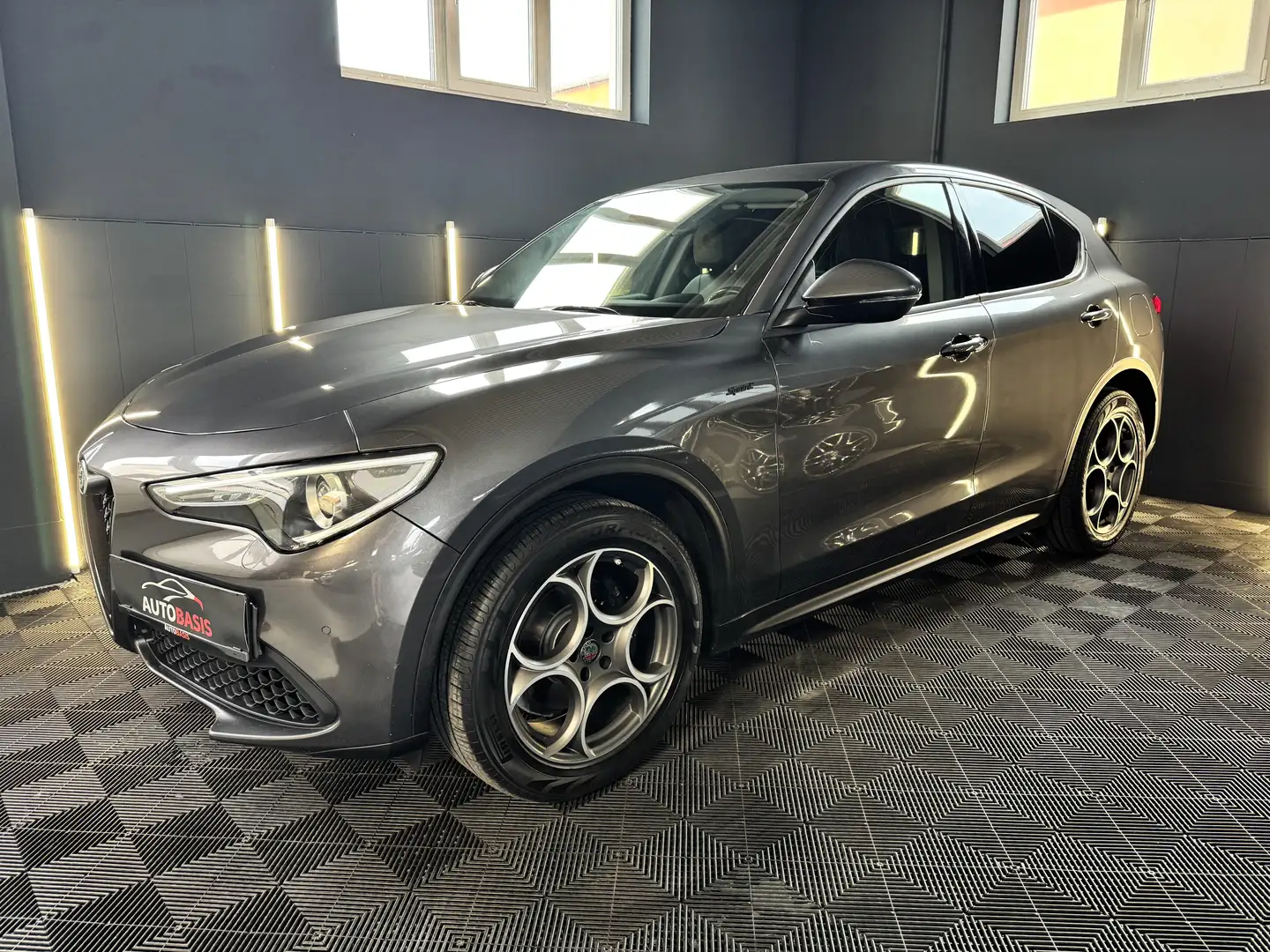 Alfa Romeo Stelvio Stelvio 2.0 Turbo 16V Sprint Q4 1.Besitz/Kamera Grau - 2