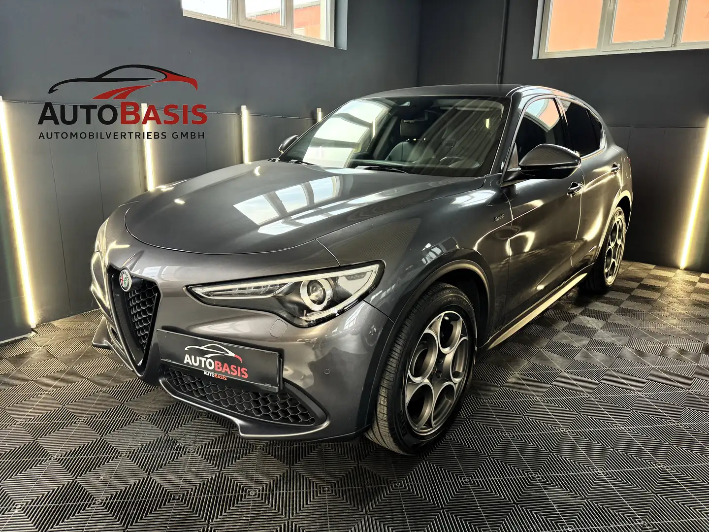Alfa Romeo Stelvio Stelvio 2.0 Turbo 16V Sprint Q4 1.Besitz/Kamera Grau - 1