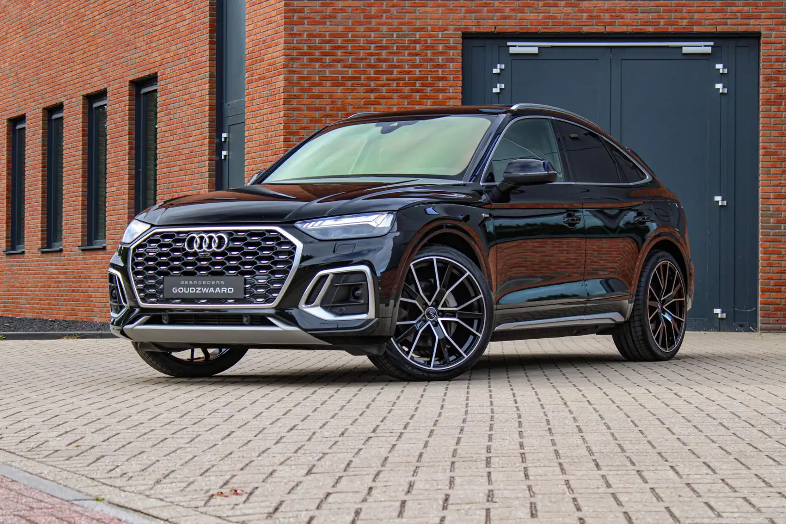 Audi Q5 Sportback 55 TFSI e S edition | Luchtvering | B&O Zwart - 1