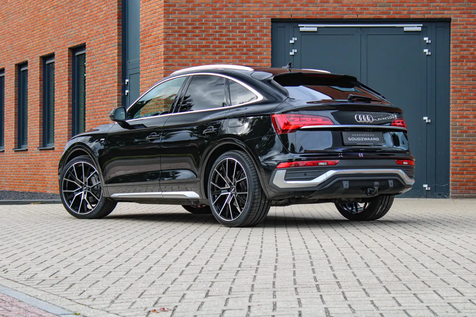 Audi Q5 Sportback 55 TFSI e S edition | Luchtvering | B&O Zwart - 2