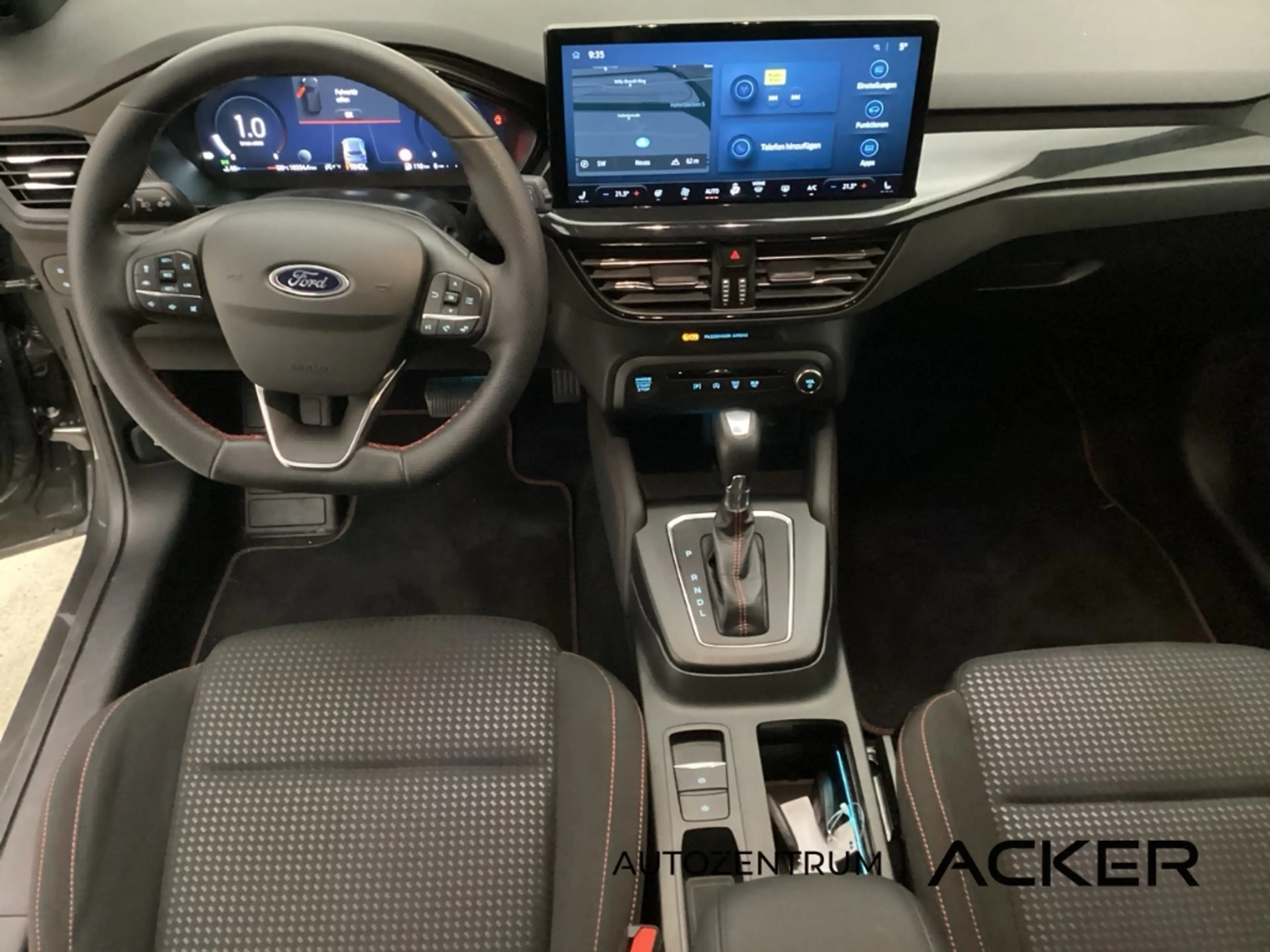 Ford Focus 1.0EcoBoostMHEV ST-Line X Turnier 7AT -48% — photo 4