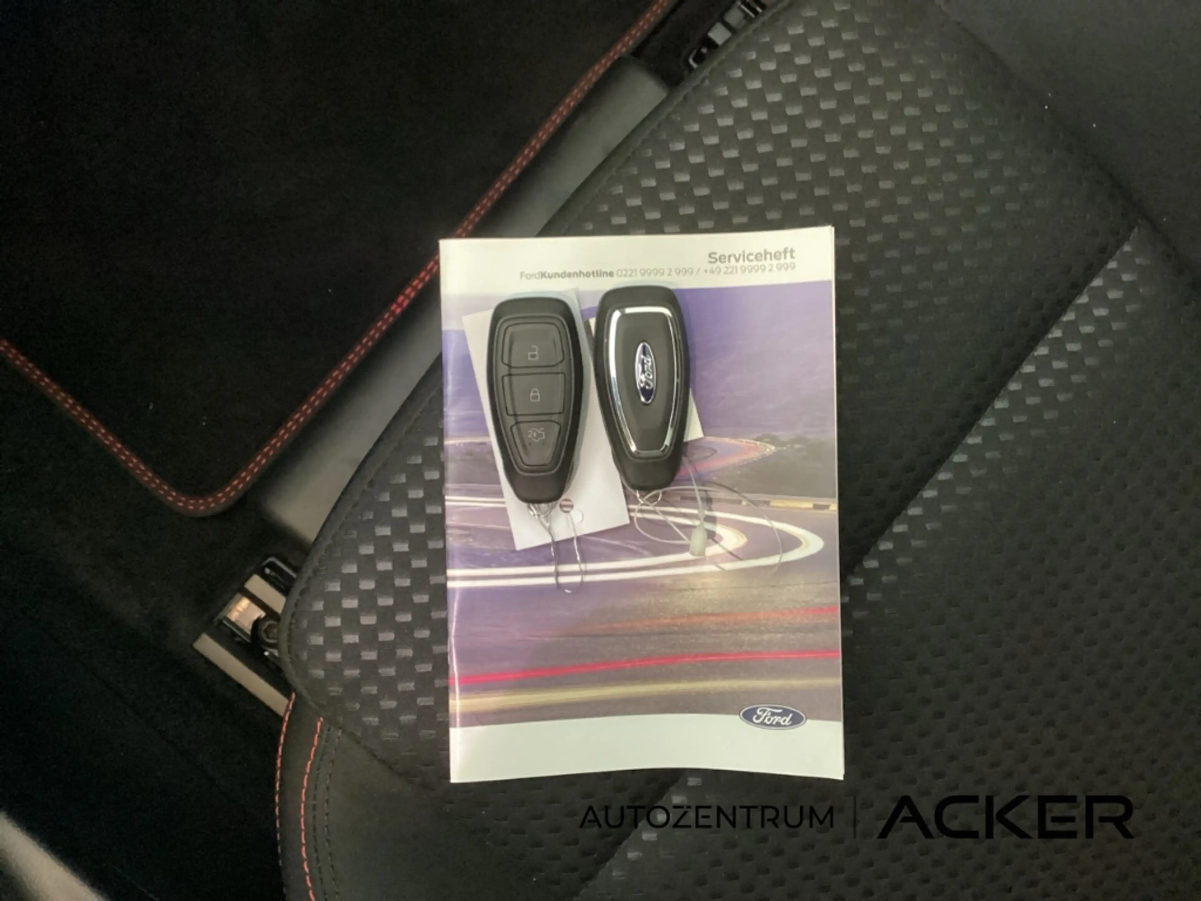 Ford Focus 1.0EcoBoostMHEV ST-Line X Turnier 7AT -48% — photo 8