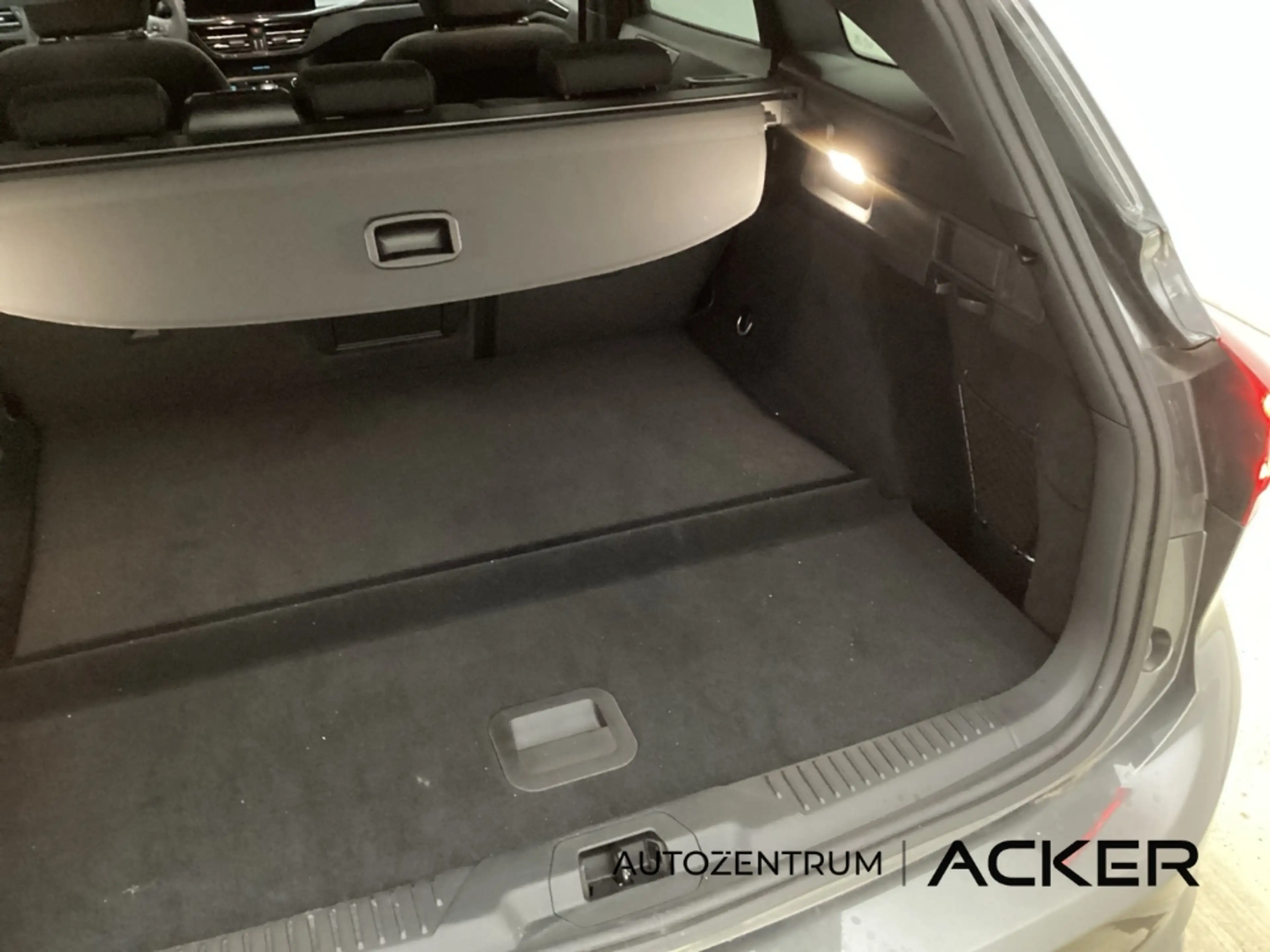 Ford Focus 1.0EcoBoostMHEV ST-Line X Turnier 7AT -48% — photo 5