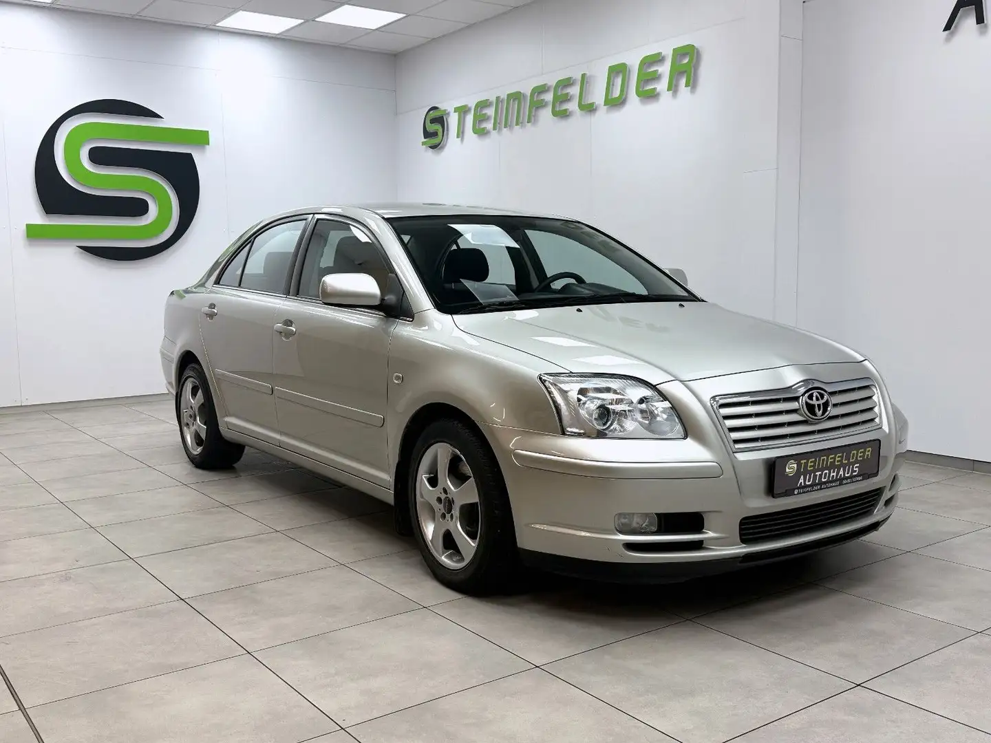 Toyota Avensis 2.0 Executive /1.HAND/ TEMPOMAT/ AUTOMAT Silber - 1