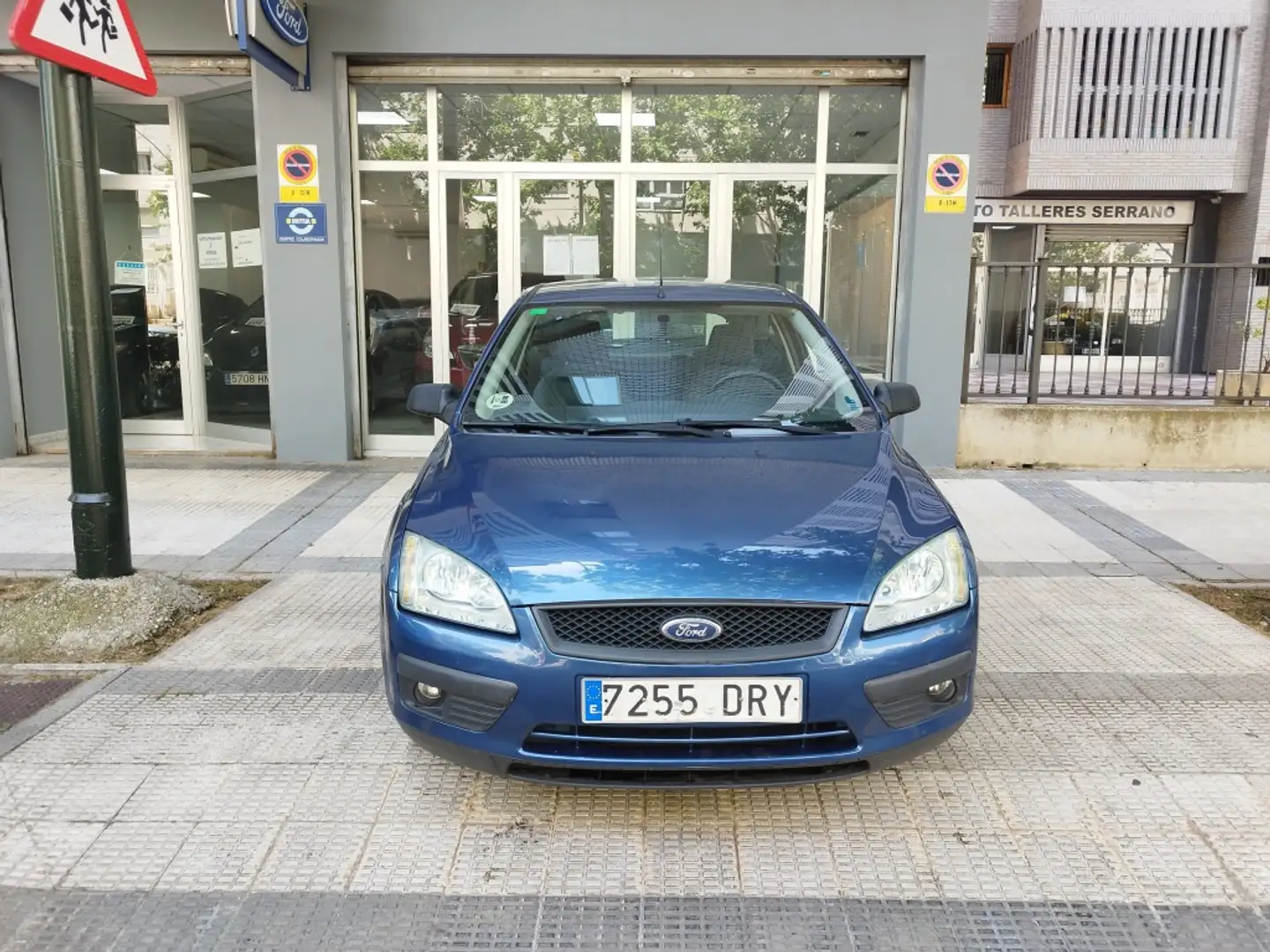 Ford Focus 1.6 Trend Blauw - 1