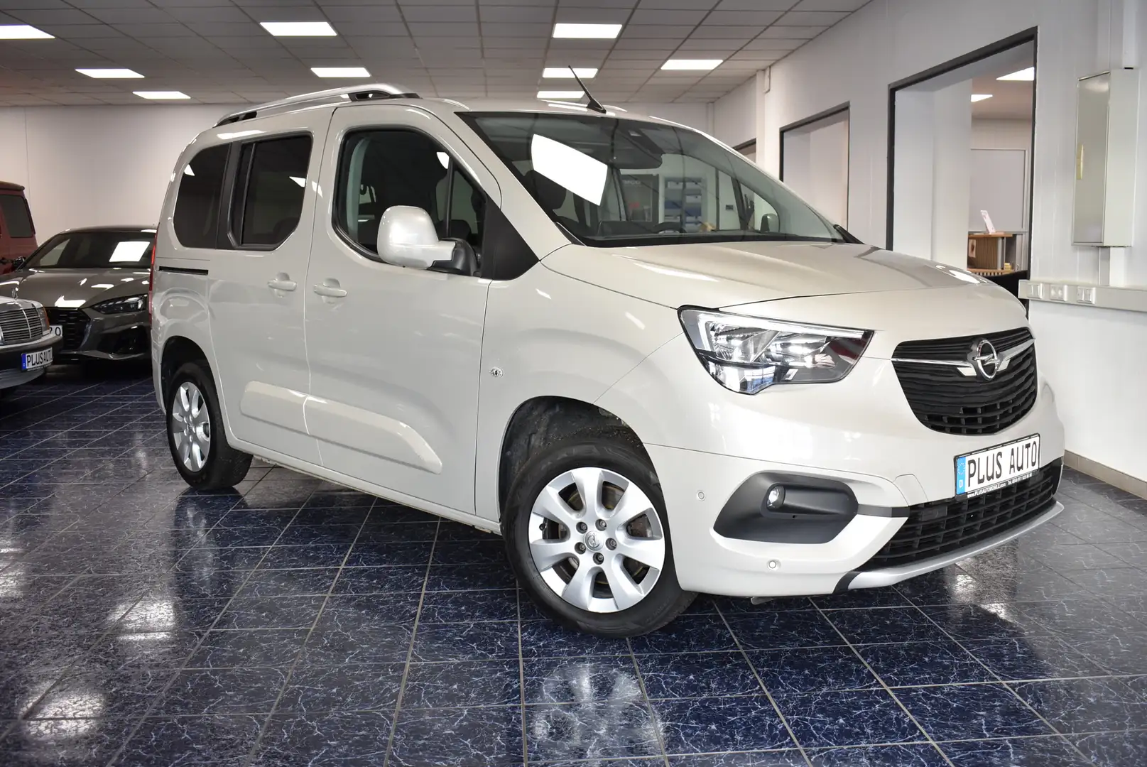 Opel Combo Life 1,2 Innovation Automatik NAVI Kam PDC Gris - 1