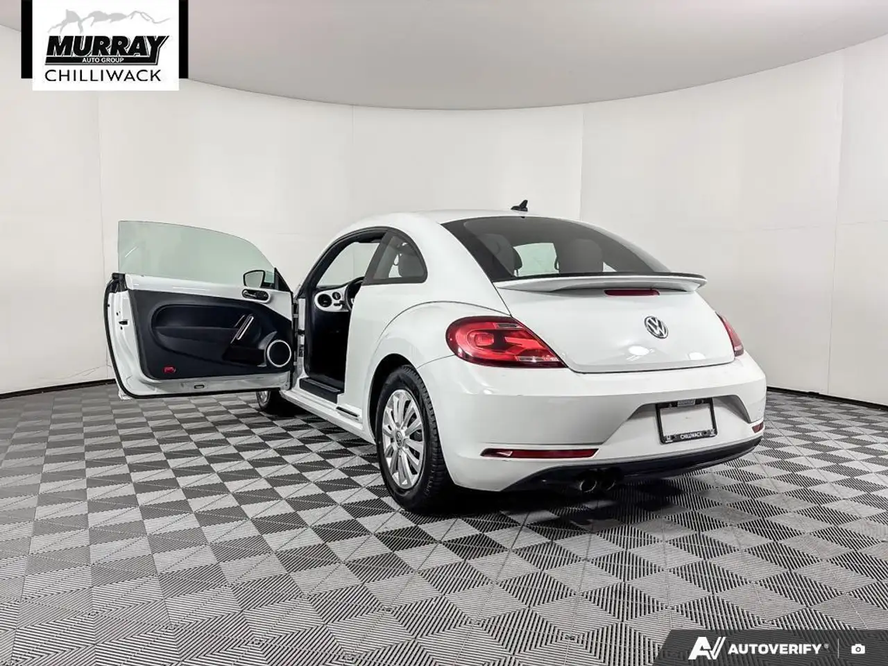 Volkswagen Beetle снимка Volkswagen Beetle