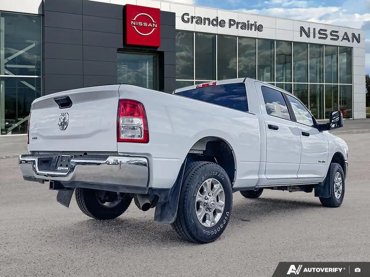 RAM 3500 снимка RAM 3500