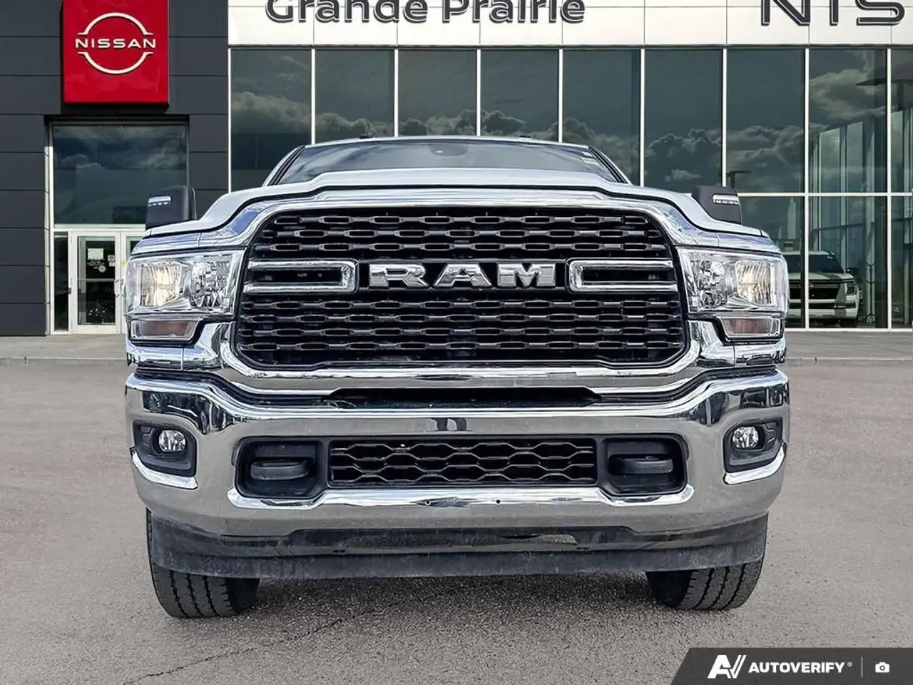 RAM 3500 снимка RAM 3500