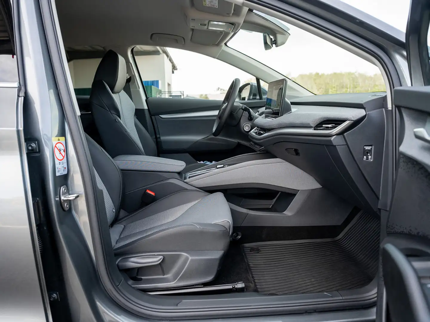 Skoda Enyaq 60 Loft KAMERA NAVI AHK ACC FACEL. LED Grau - 2