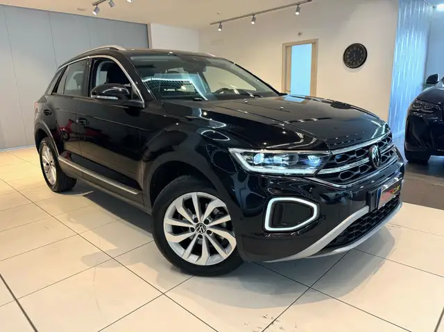 Volkswagen T-Roc main image