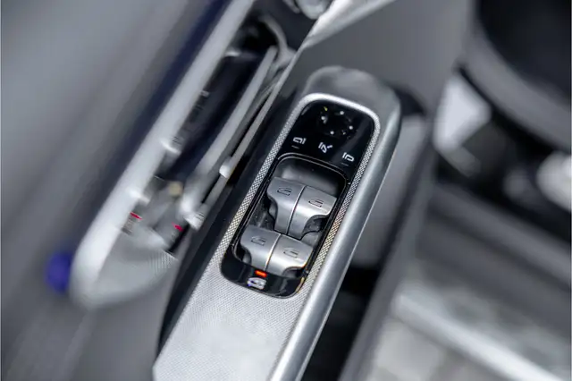 Mercedes-Benz GLC view 23