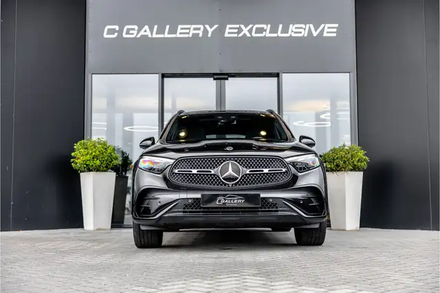 Mercedes-Benz GLC view 2