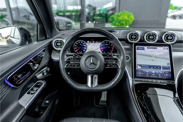 Mercedes-Benz GLC view 12