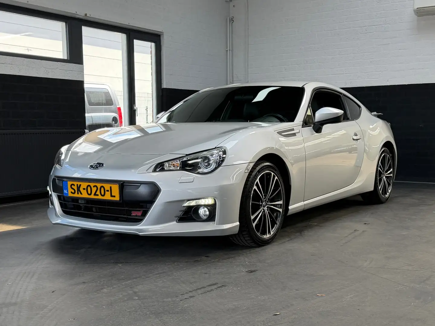 Subaru BRZ 2.0 Sport Executive | Navigatie | Automaat | Alcan Grau - 2