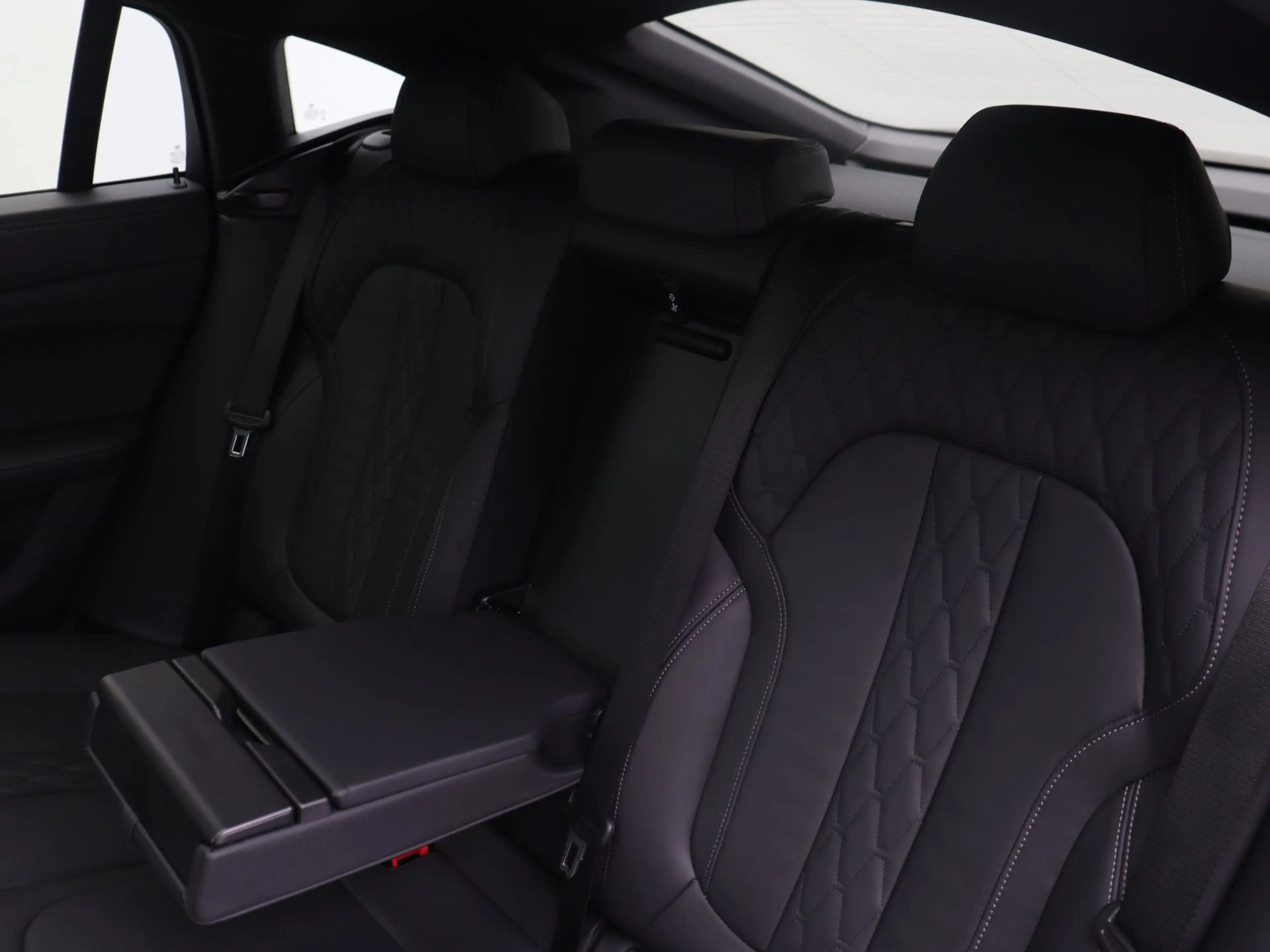 BMW X6 xDrive40i High Executive M Sport — photo 14