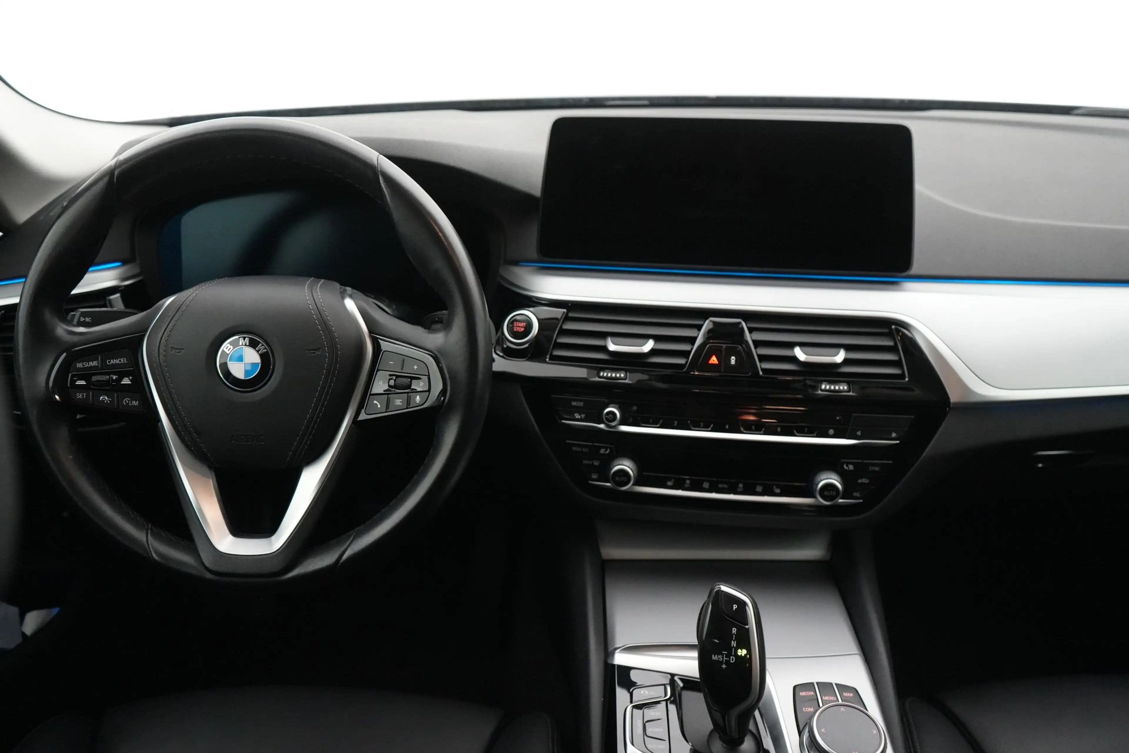 BMW 530 5 Touring 530e PHEV xDrive Business LEDER/CUIR LED — photo 13