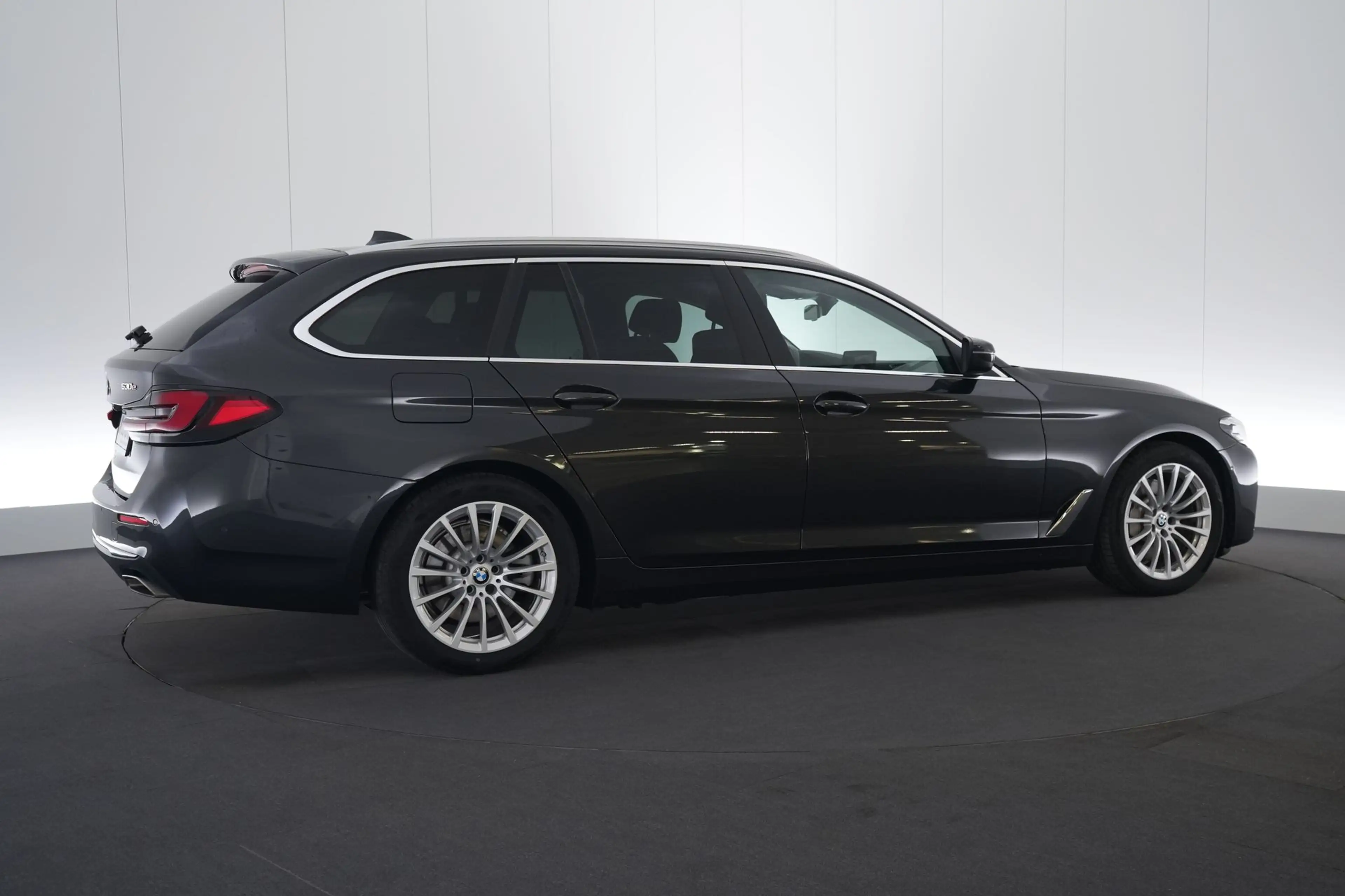 BMW 530 5 Touring 530e PHEV xDrive Business LEDER/CUIR LED — photo 6