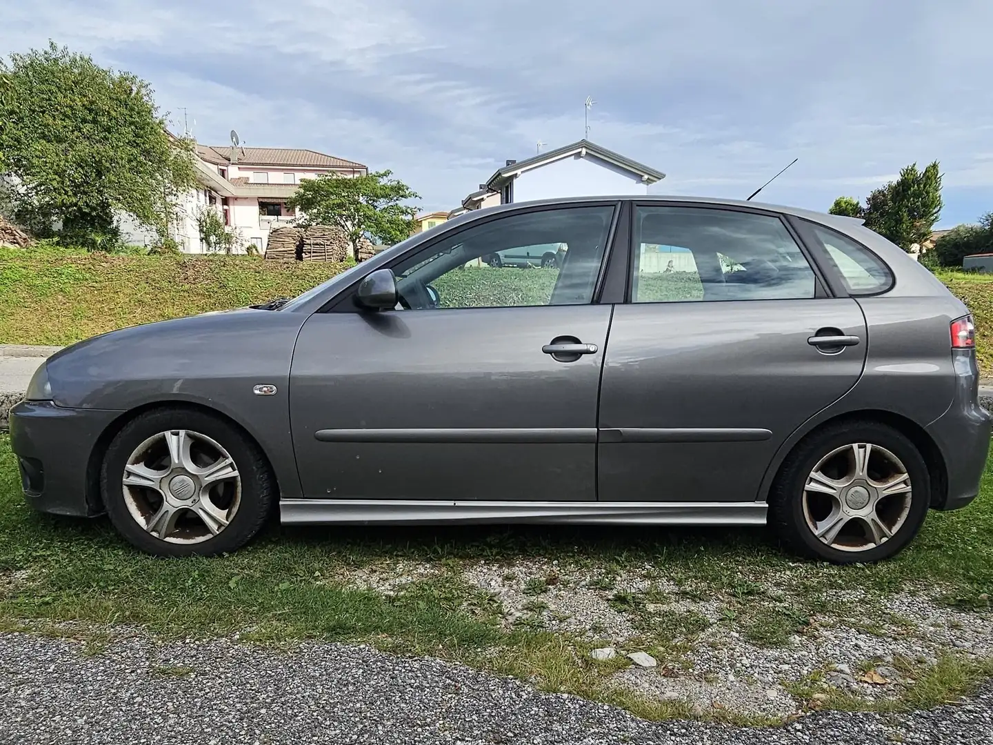 SEAT Ibiza Ibiza 5p 1.9 tdi Sport Grigio - 2