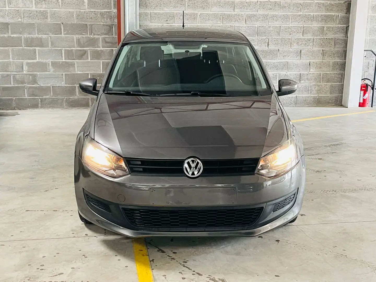 Volkswagen Polo Polo 1.2i Trendline Gris - 1