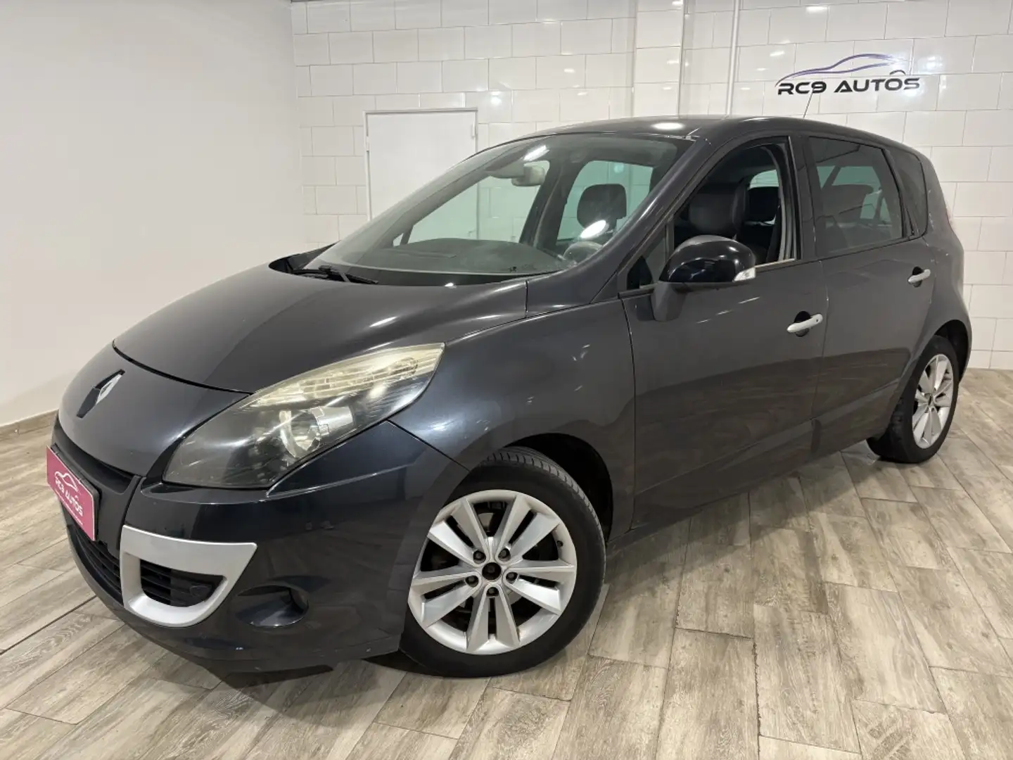 Renault Scenic 1.9dCi Bose Edition Schwarz - 2