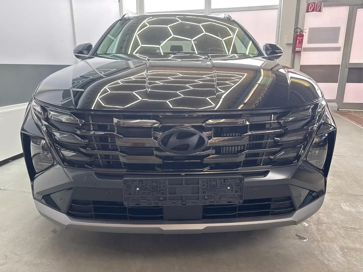 Hyundai TUCSON PREMIUM DCT ACC PANO SHZ v+h E-Shift 1.6 T-GDi ... Schwarz - 2