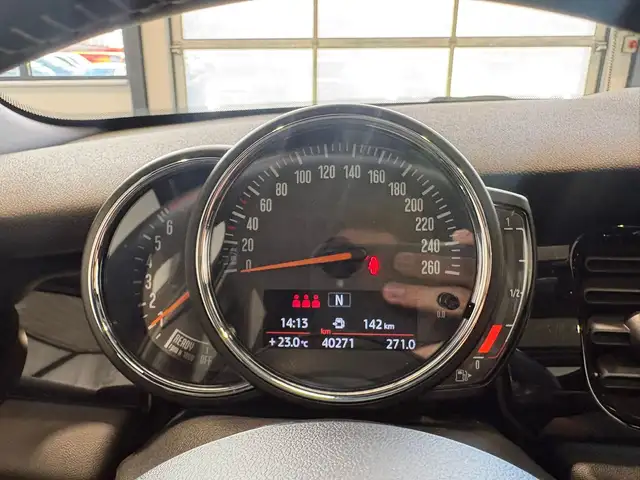 Mini Cooper Cooper view 7