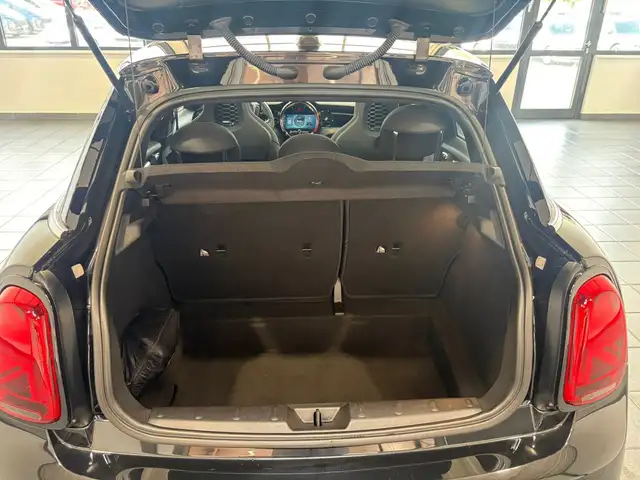 Mini Cooper Cooper view 6