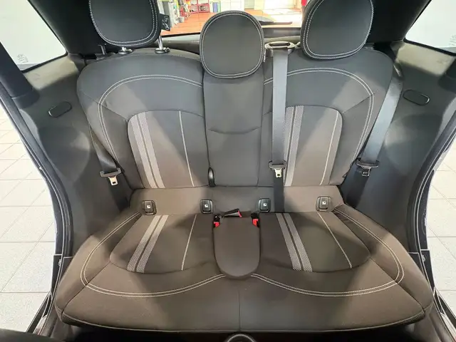 Mini Cooper Cooper view 15