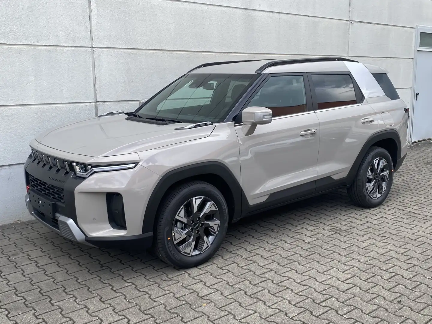 KGM Torres 1.5 T Hybrid 2WD AT Essential ACC TotwAss Alu18 Le Beige - 2