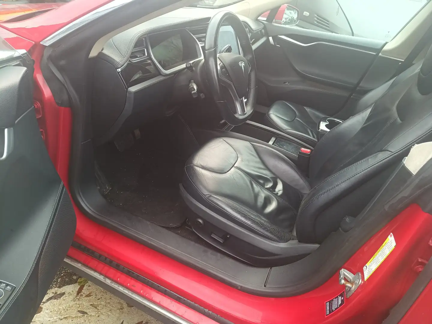 Tesla Model S supercharger Free kostenlos laden Leder Internet - 1