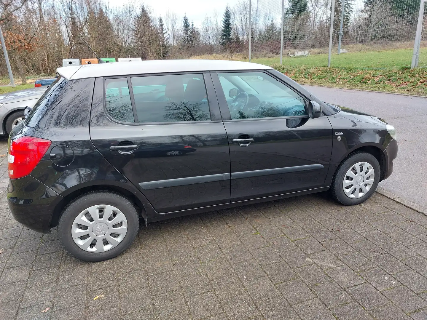 Skoda Fabia Fabia II Fließheck 1.2 TSI FAMILY Czarny - 2