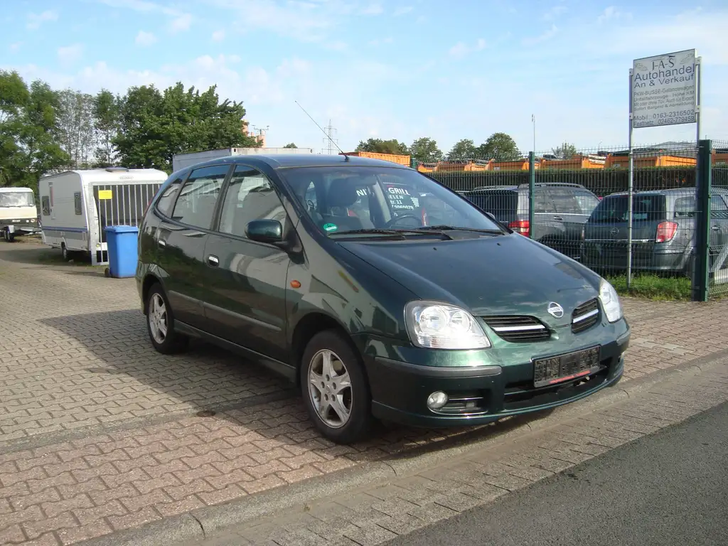 Nissan Almera Tino 2005 из Европы — купить под ключ