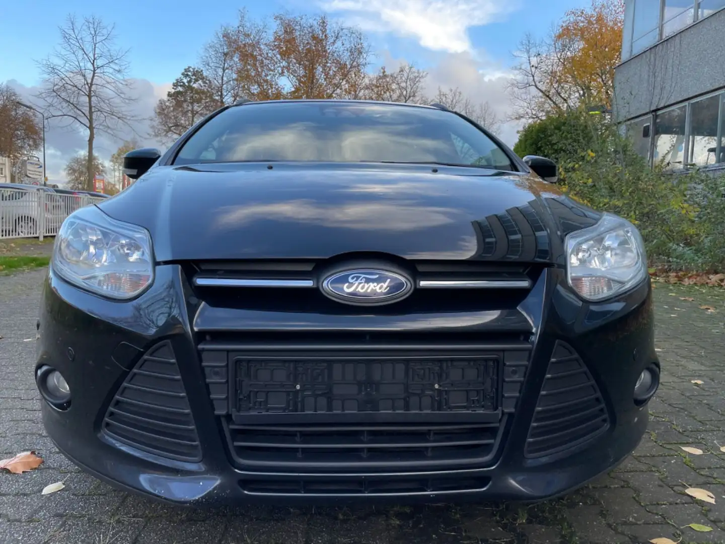 Ford Focus Turnier 2,0 AUTOMATIK/NAVI/KLIMA/PDC/VOLL Zwart - 2