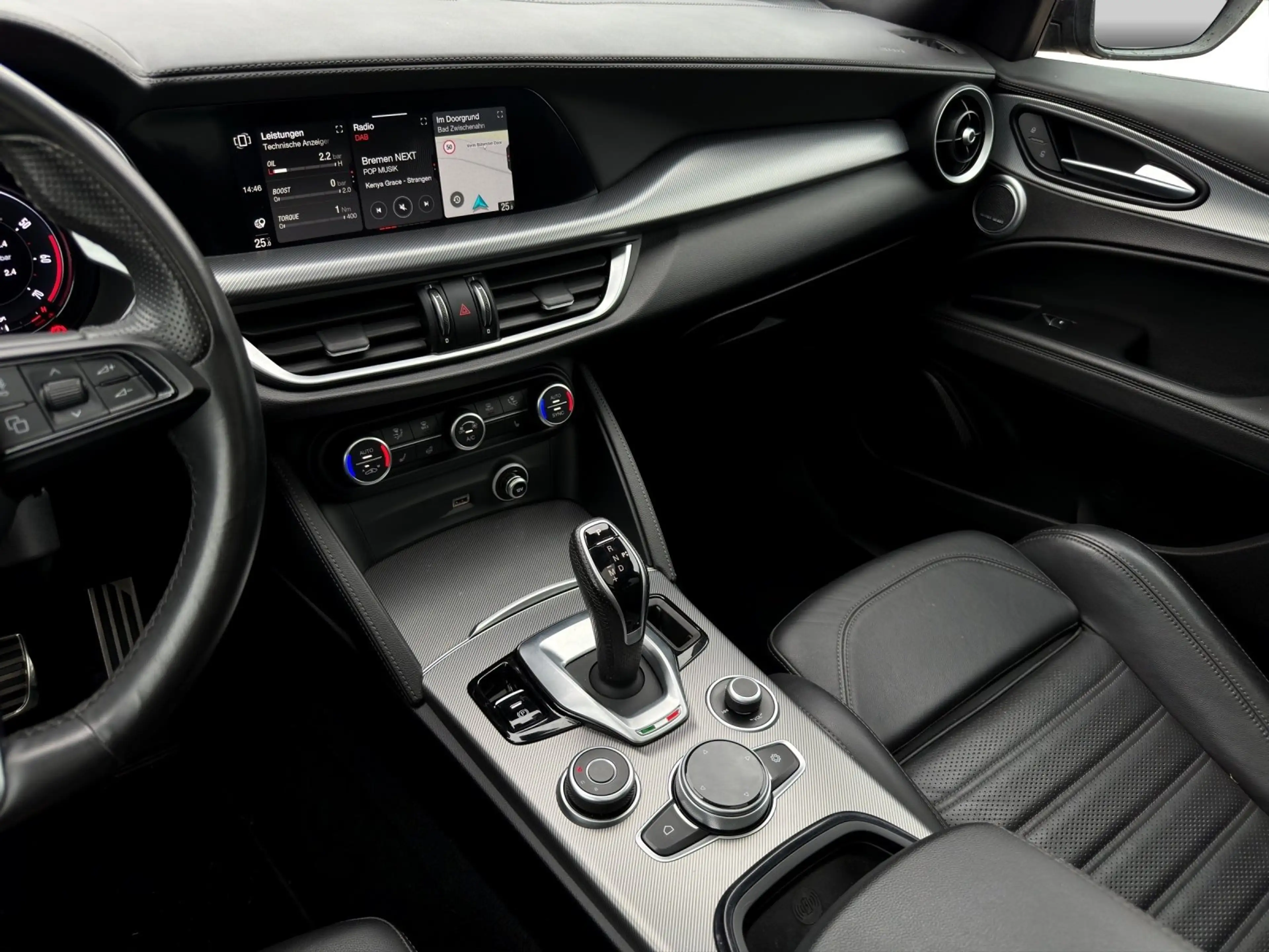 Alfa Romeo Stelvio 2.0 Veloce Turbo Q4 LED AHK PANO NAV — photo 15