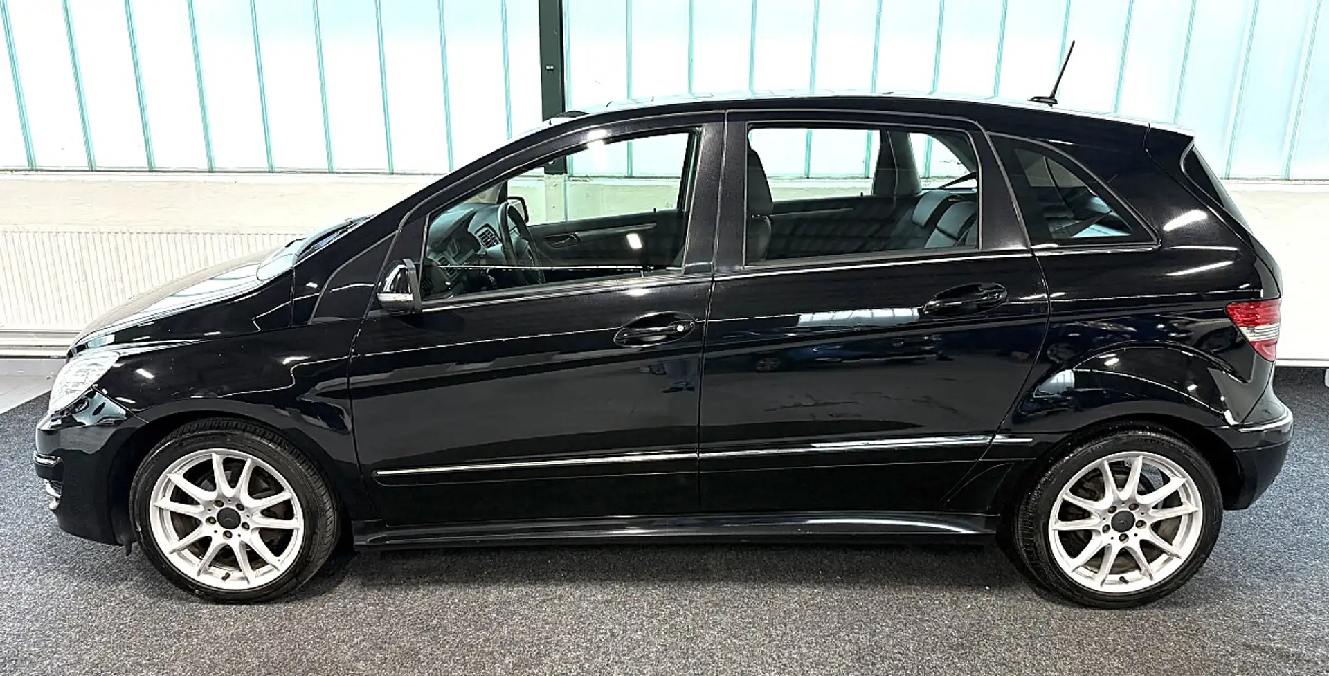 Mercedes-Benz B 170 A-Edition Aut. Schwarz - 2
