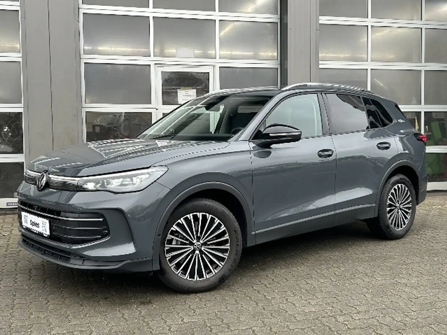 Volkswagen Tiguan 2.0 TDI Goal AHK LED Shz Navi ACC Gris - 1