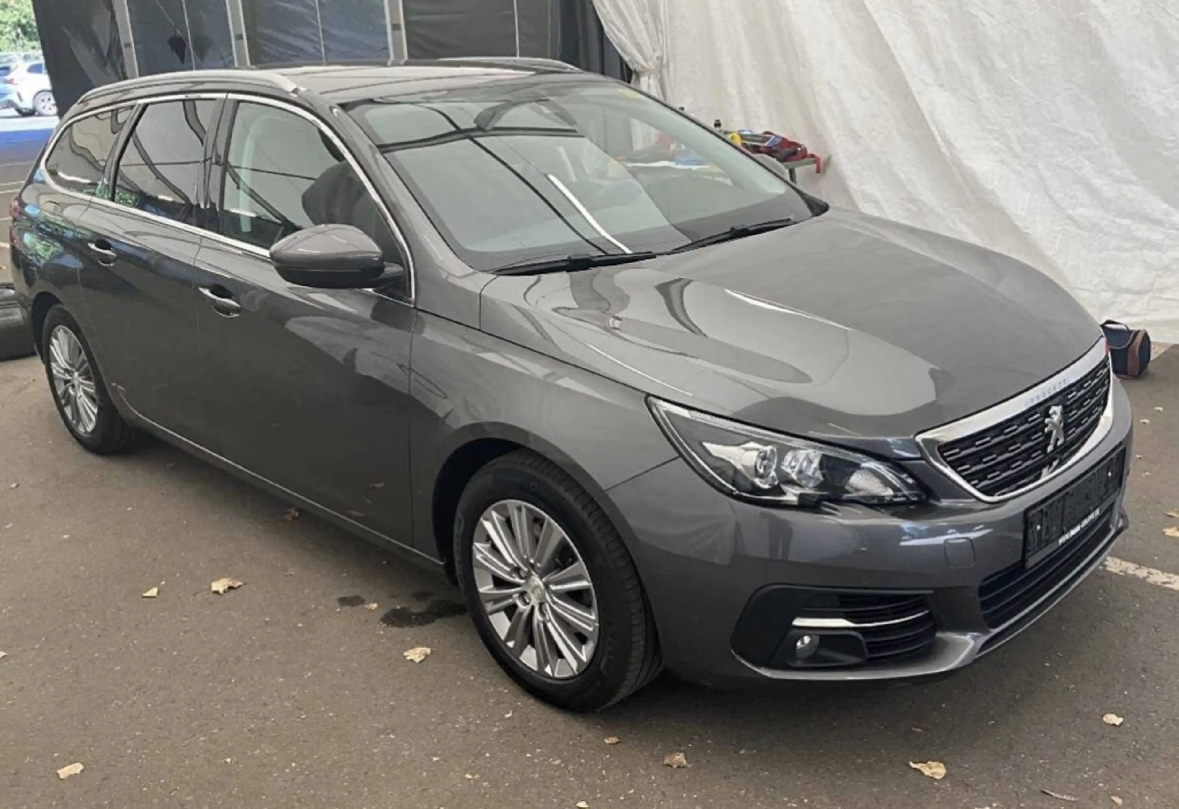Peugeot 308 1.5 HDI Allure+1.HAND+NAVI+6 GANG+KLIMATRONIK+PDC+SHZ+AHK — photo 2